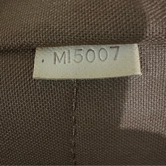 LOUIS VUITTON
Monogram Montorgueil bag - Picture 9 of 16